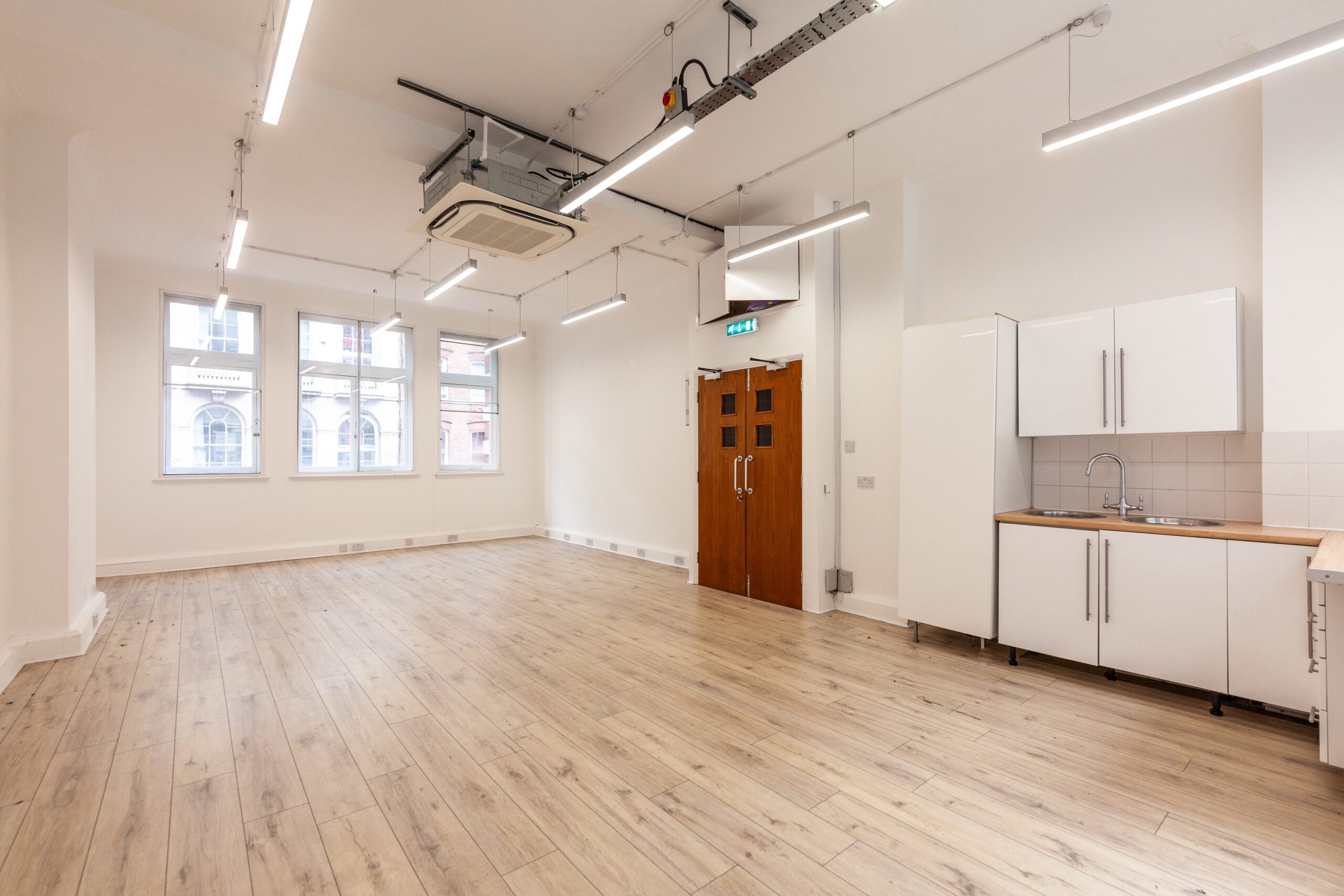 Blank canvas office to let in fitzrovia